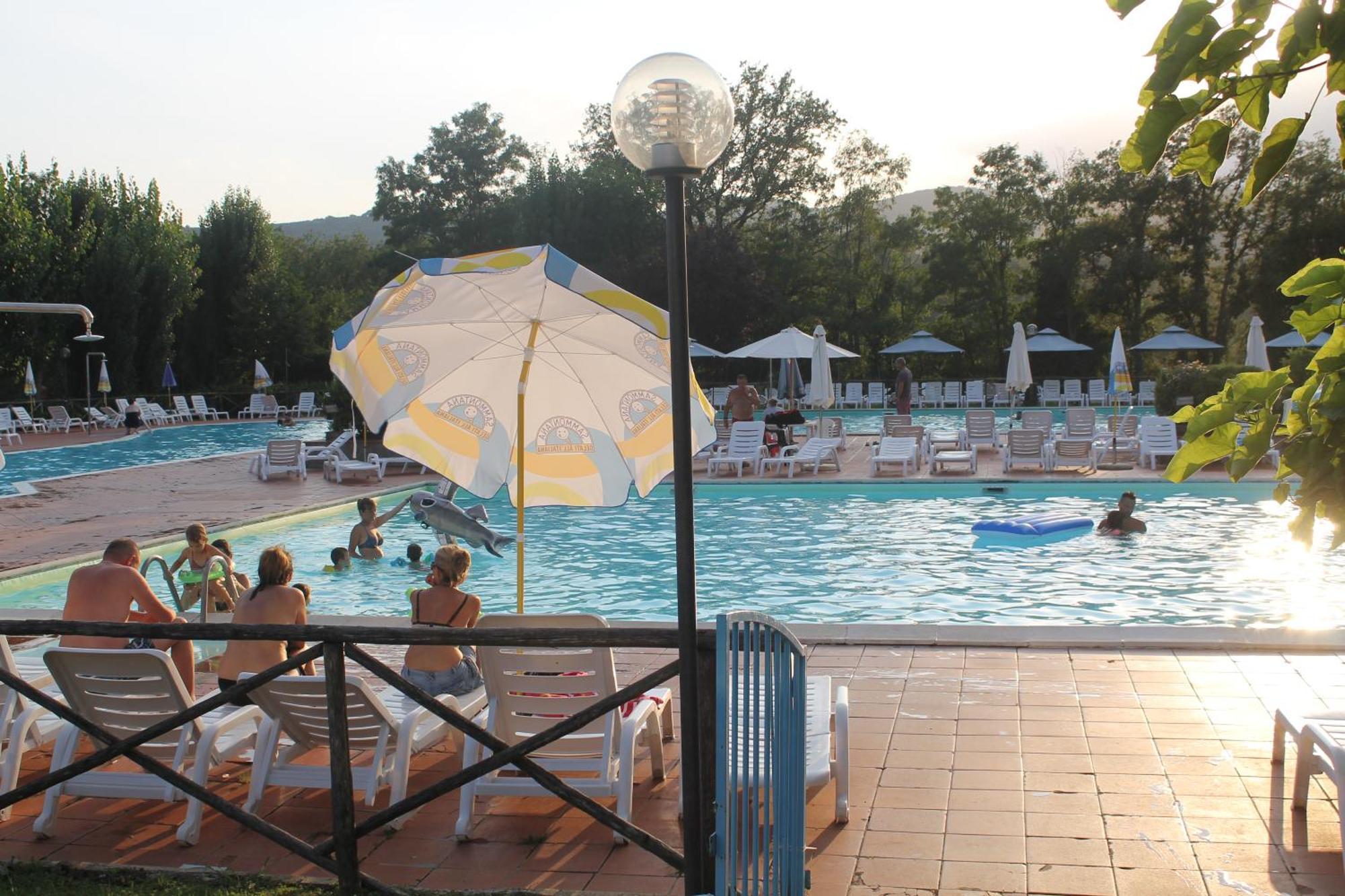 Camping Village La Chiocciola Capannole Exterior photo